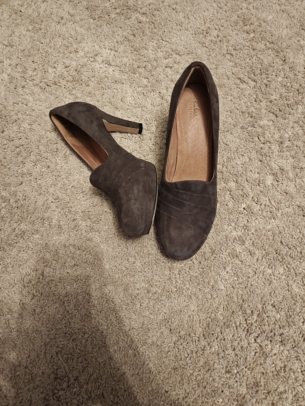 Clarks Women's Suede Pumps in Dark Brown